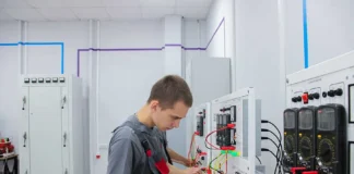 В Волгоградском колледже управления и новых технологий открыли мастерскую